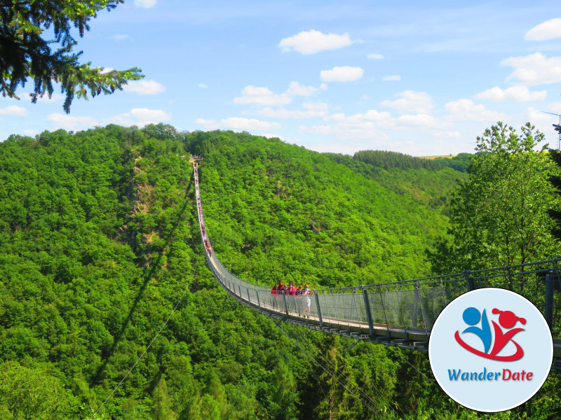 Hängeseilbrücke Geierlay und Traumschleife Layensteig Strimmiger Berg