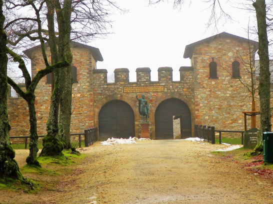 Saalburg, Gickelsburg und Schnepfenburg