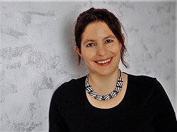 Carola  